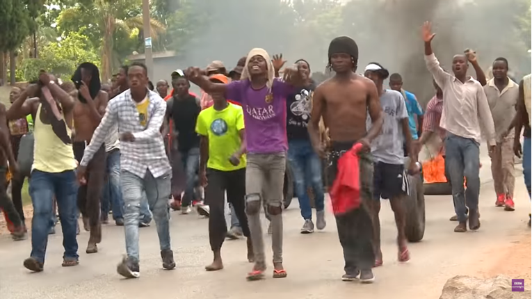 Zimbabve tresu nasilni prosvjedi zbog poskupljenja goriva