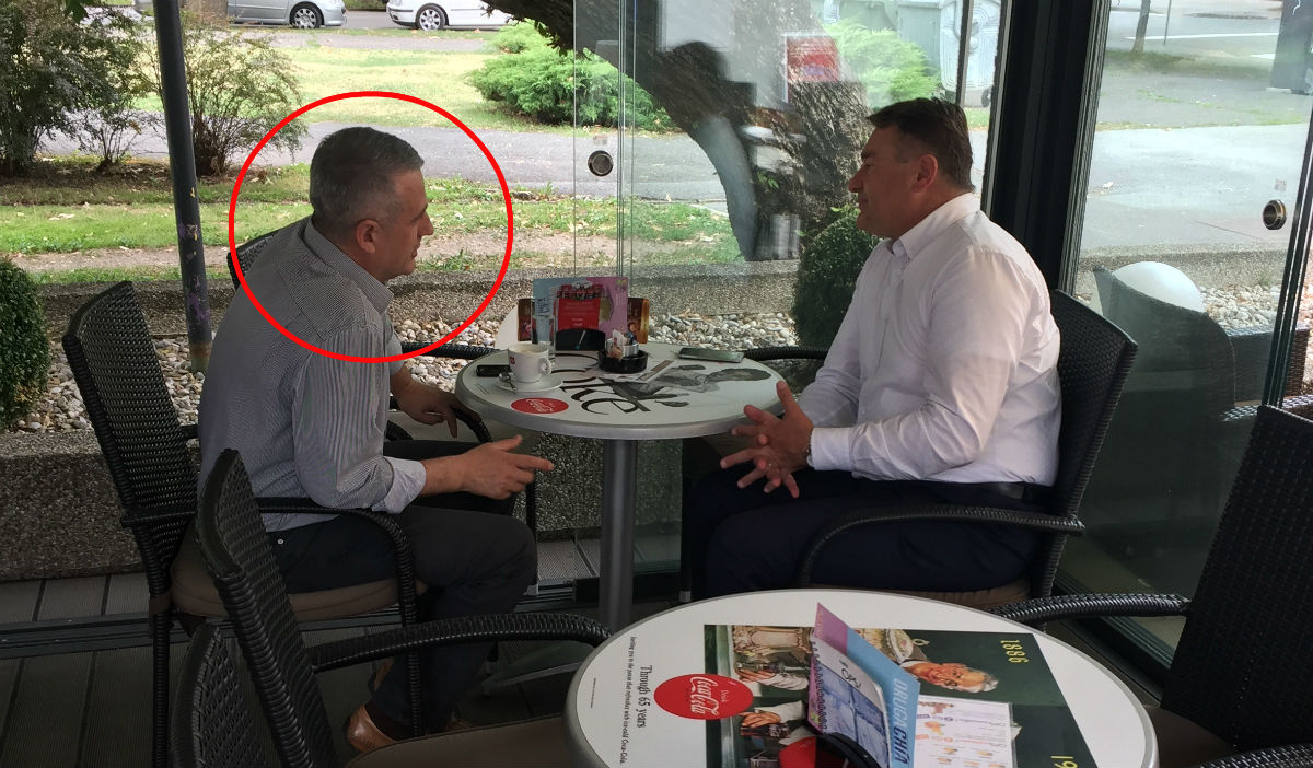 HDZ-ovac koji je slao policajce novinarki snimljen sa šefom zagrebačke policije