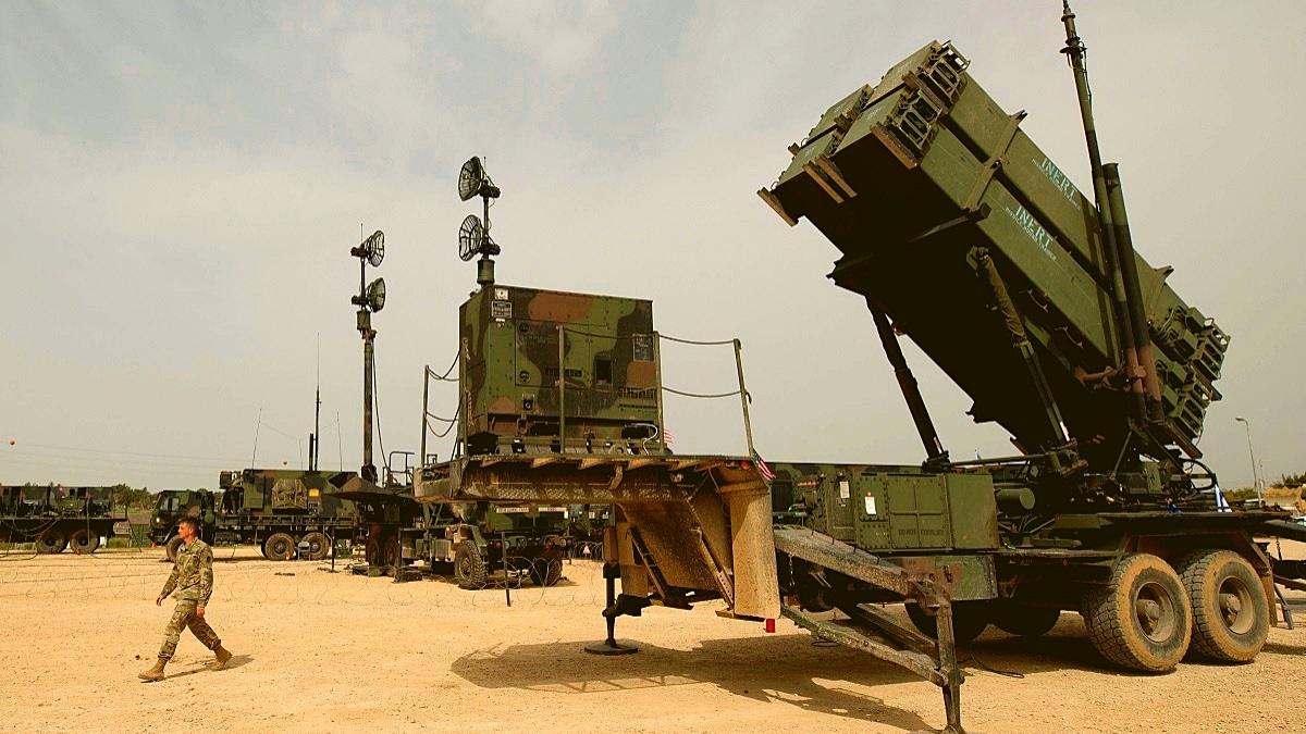 SAD pred Iran šalje moćne rakete. Svijet je postao još opasnije mjesto