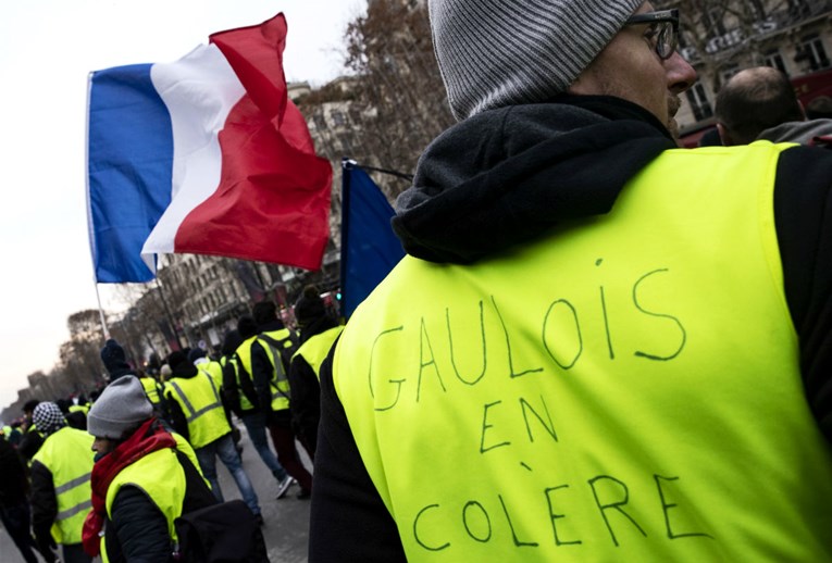 Stotinu ljudi uhićeno na prosvjedu u Parizu, među njima i vođa Žutih prsluka