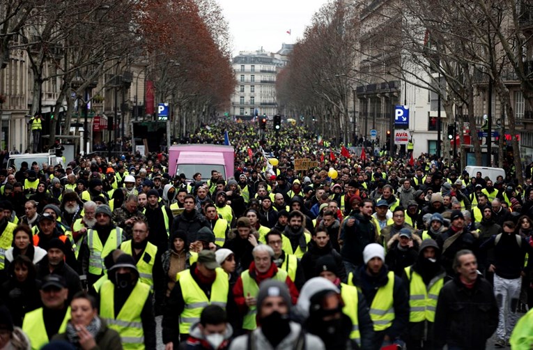 Novi prosvjedi Žutih prsluka u Francuskoj: "Macron, srušit ćemo ti kuću"