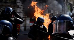 Žuti prsluci u Parizu policajcima vikali da se ubiju. Pokrenuta je istraga