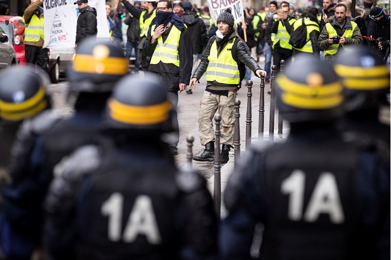 I danas u Francuskoj održani prosvjedi Žutih prsluka. Puno ih je manje