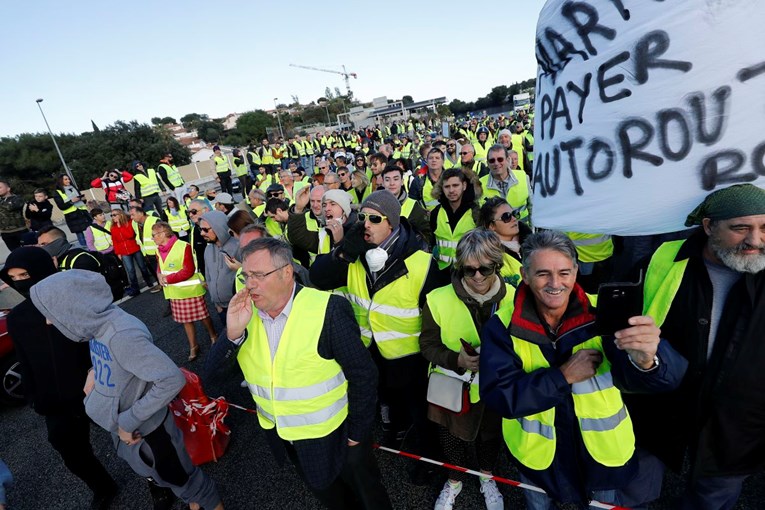 Veliki prosvjedi protiv skupljeg goriva s Francuske se proširili na Belgiju