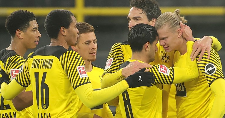 Borussia zabila pet komada i došla Bayernu na tri boda