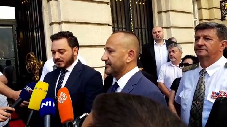 U sabor ušao s 19 glasova osvojenih na izborima. Pitali ga je li mu neugodno