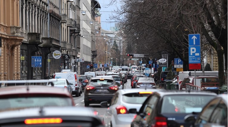 Zagrebačka policija: Aute koristite samo u hitnim situacijama