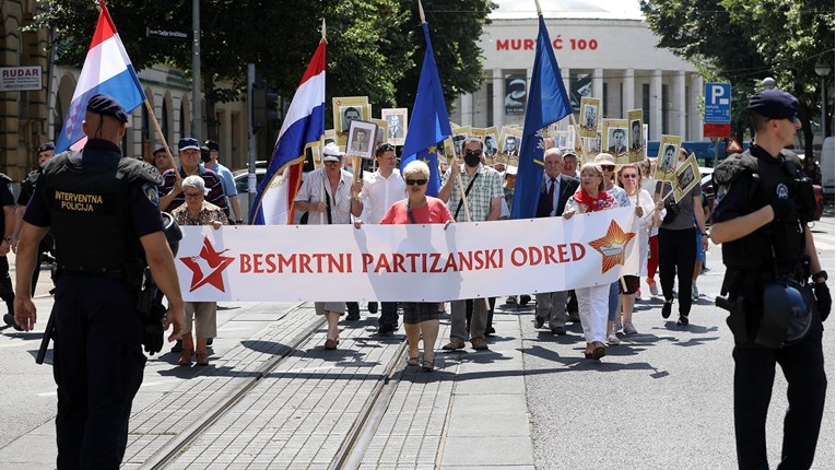 VIDEO U Zagrebu održan mimohod "Besmrtni partizanski odred"