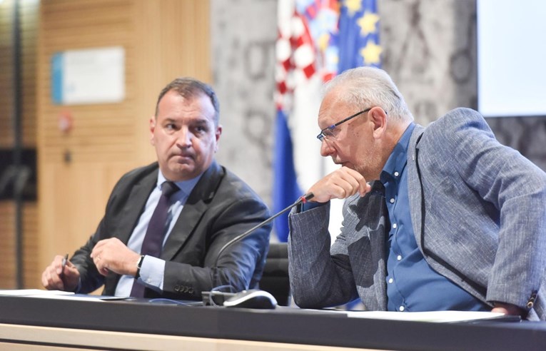 Donesene nove mjere: Uvode se covid-potvrde u autoškole, promjena i za koncerte