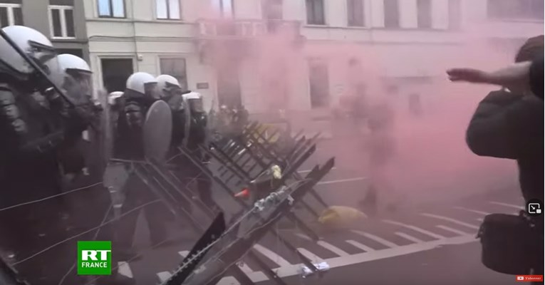 VIDEO Rat na ulicama Bruxellesa: "Ne treba nam cjepivo za našu djecu"
