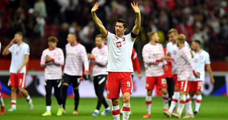 Pogledajte što je Lewa napravio dok su Poljaci zviždali Englezima zbog klečanja