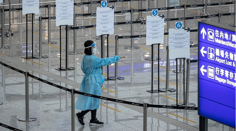 Dvije osobe zaražene omikron sojem u Hong Kongu. Nađena im velika količina virusa