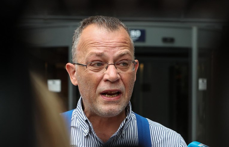 Hasanbegović poludio na Prgometa i Esih jer mu je zamijenjeno mjesto u Skupštini