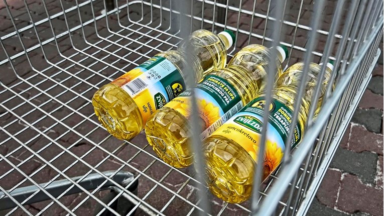 Rat u Ukrajini teško će pogoditi globalnu trgovinu, kaže WTO