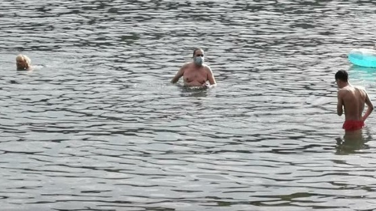 Prizor s plaže na Hvaru ostavio Fejs u čudu: "Ne mogu vjerovati, je li ovo zapravo?"