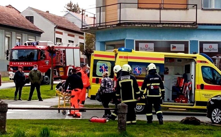 Mercedes skršio dva auta u Daruvaru i ubio pješaka