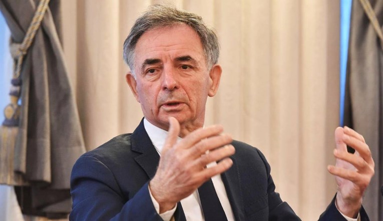 Novinarka Pupovcu: Što ćete učiniti ako vlada odbije optužnicu? On: A vi?