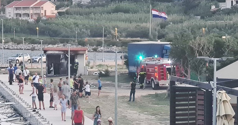 Grad Pag ostao bez struje nakon požara na trafostanici