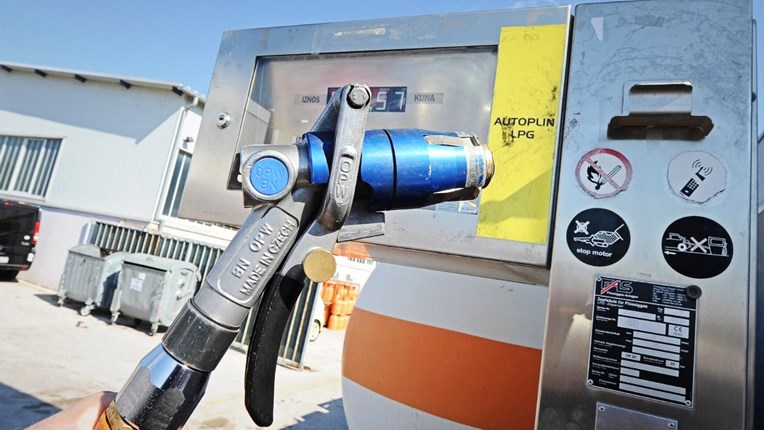 Poskupio autoplin
