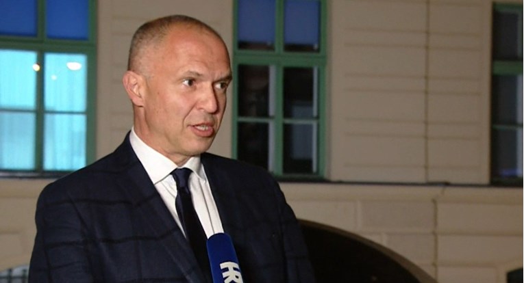 Šef Vinogradske: Imamo puno ljudi na respiratoru, otvaramo novi intenzivni odjel