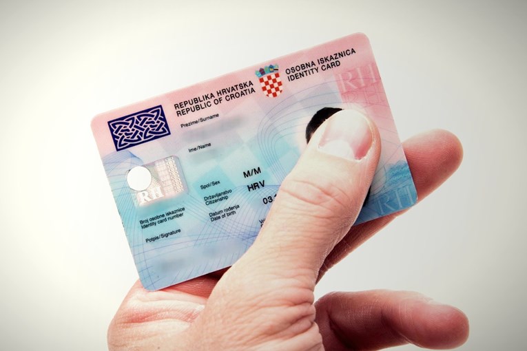 Važna obavijest iz MUP-a: Stare osobne samo do četvrtka, od ponedjeljka nove e-osobne