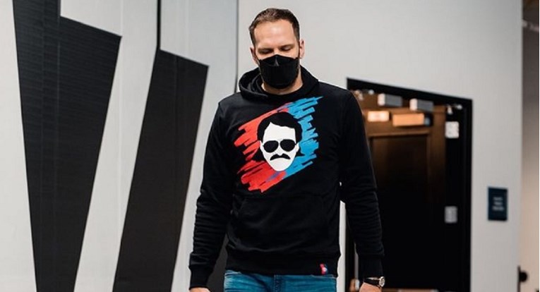 Bojan Bogdanović na utakmicu došao u najtraženijoj Hajdukovoj navijačkoj majici