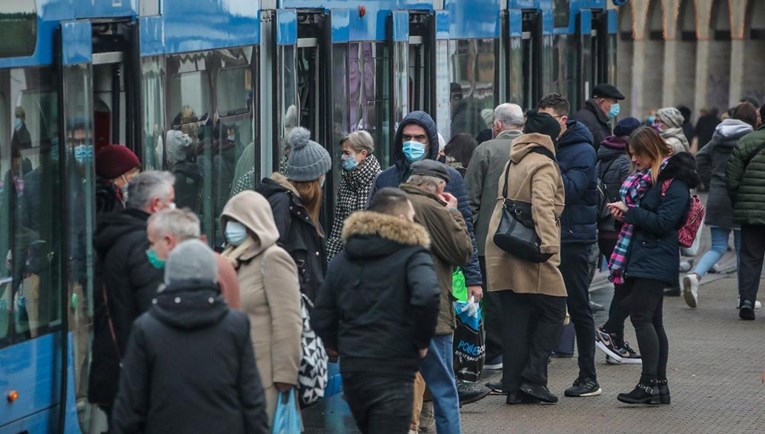 Objavljene kazne: 500 kuna za krivo nošenje maski, do 10.000 kuna za kućni party