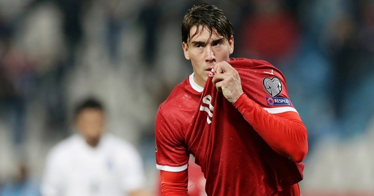 Transferi i glasine dana: Vlahović korak do Juventusa, Milan kupio napadača Zvezde