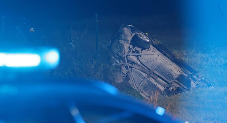 Vozač (36) sletio u odvodni kanal u Gunji i poginuo