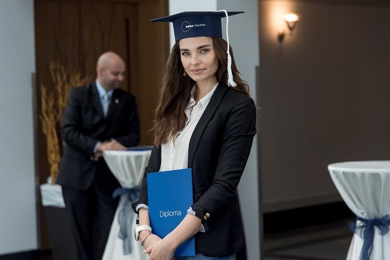 Za vaš karijerni razvoj odaberite 100% online studij na hrvatskom jeziku