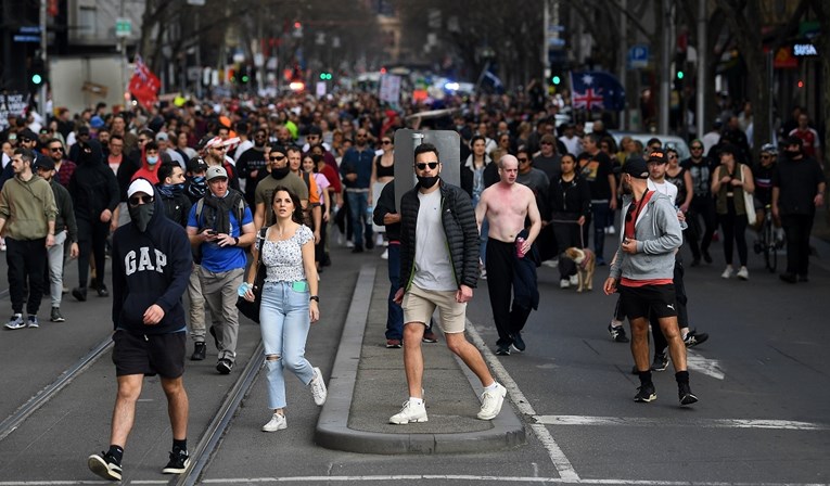 FOTO Veliki prosvjed protiv lockdowna u Australiji, izbili neredi, kazne su brutalne