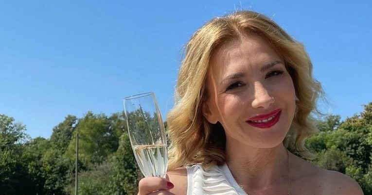 Ecija Ojdanić pozirala s roditeljima: "50 posto njene snage, 30 posto njegove pameti"