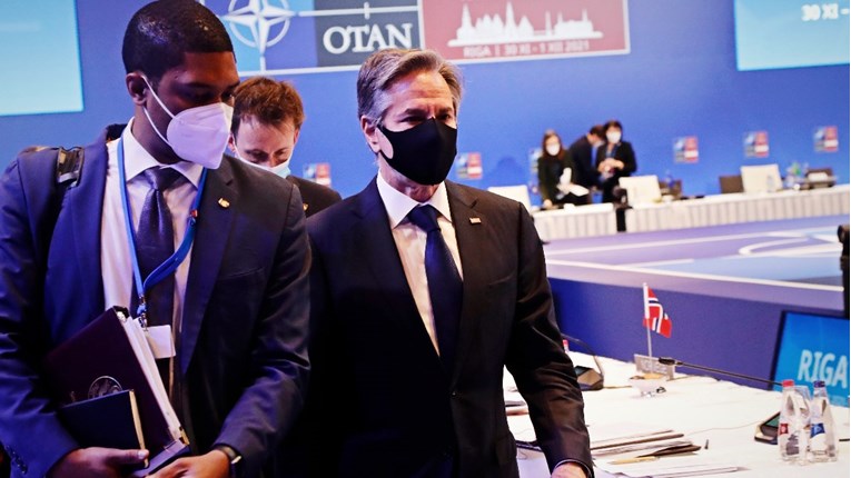 SAD poručio Rusiji da se povuče iz Ukrajine ili riskira ozbiljne sankcije