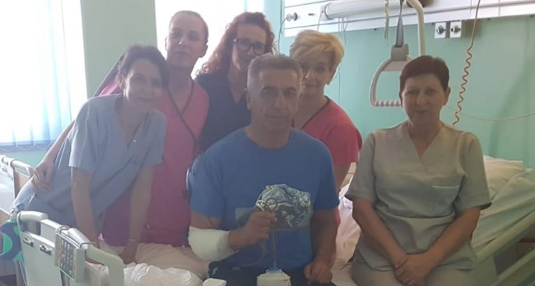 FOTO Milinović objavio slike iz bolnice
