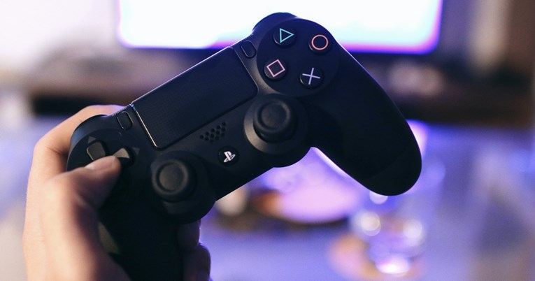 Vaš joystick vjerojatno je odvratan. Evo kako ga očistiti