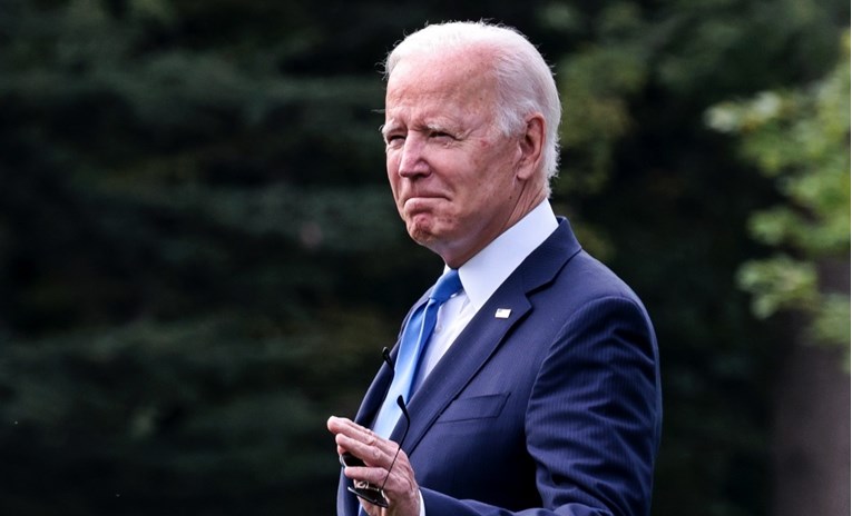 Biden: Clinton se dobro osjeća