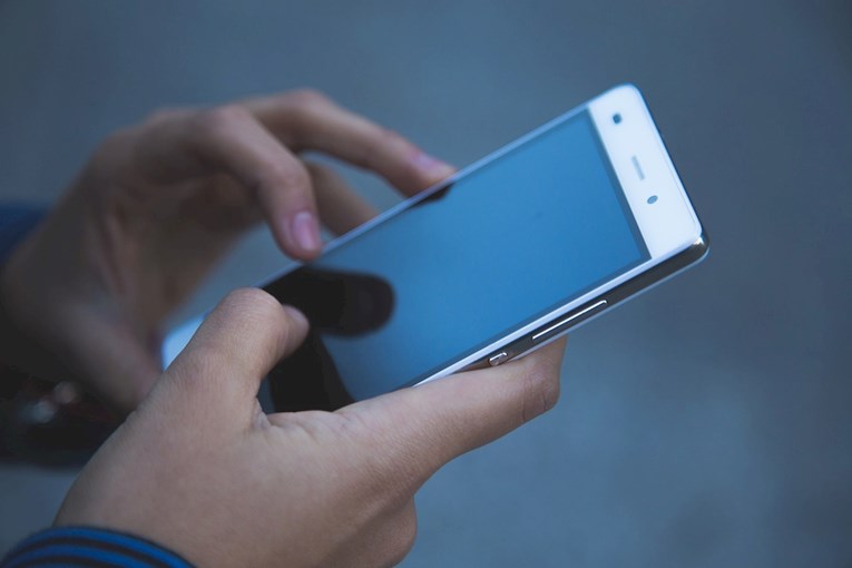 Kako pravilno i sigurno koristiti mobitel tijekom širenja koronavirusa