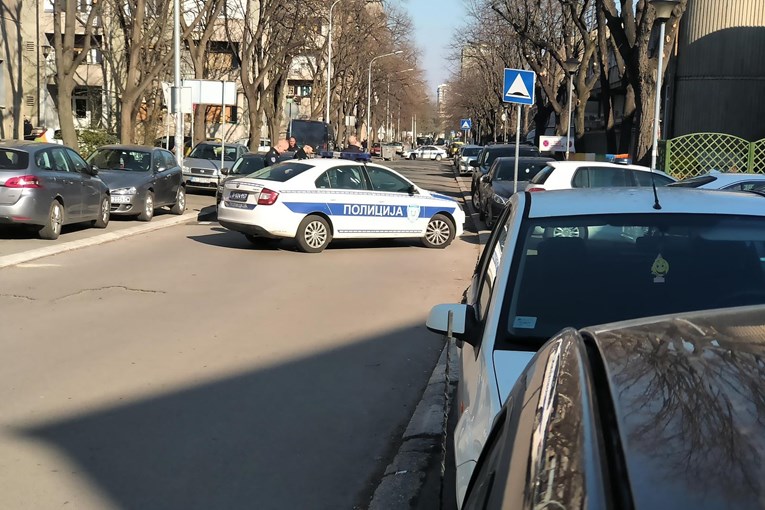 Nove dojave o bombama u školama u Srbiji, učenici prelaze na online nastavu