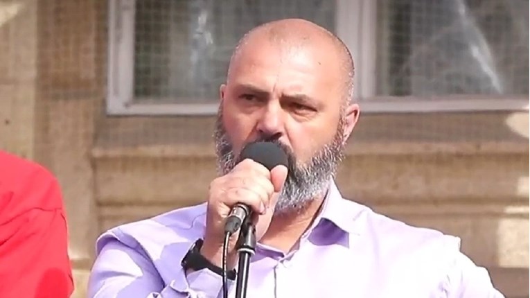 VIDEO Ovo je govor osuđenog ubojice na "Festivalu slobode". Cjepiva nazvao genocidom