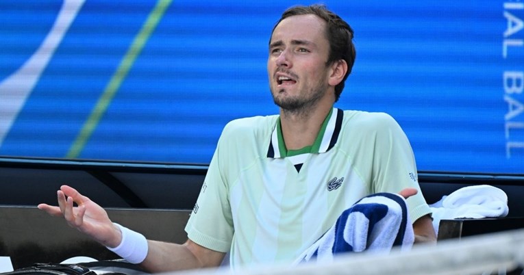 Medvedev ludio za vrijeme meča: "Ne mogu ni otići na WC. Tko smišlja ova pravila?"