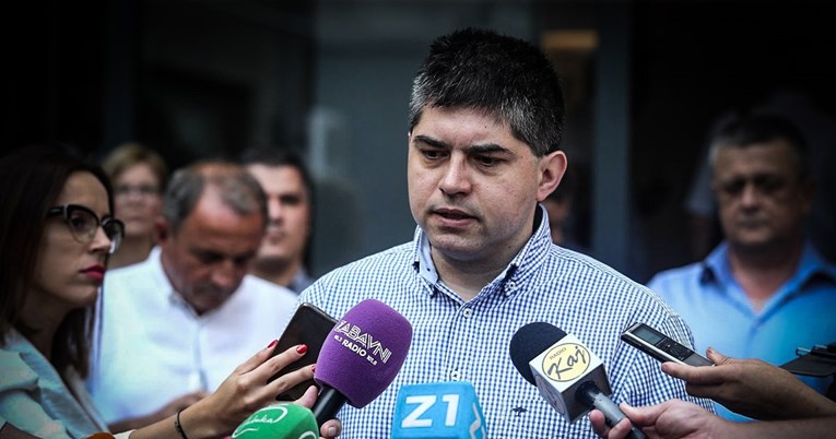 Tko je šef vodovoda koji kaže da je cijev stara 70 godina pukla jer nas Bog kažnjava