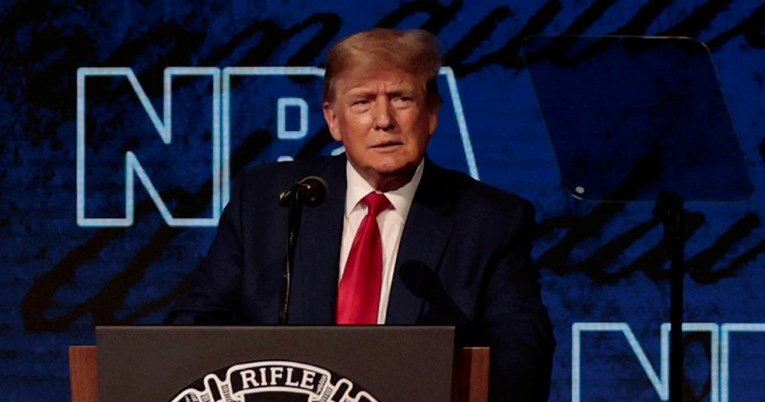 Trump: SAD bi prvo trebao financirati sigurnost škola, a zatim pomagati Ukrajini