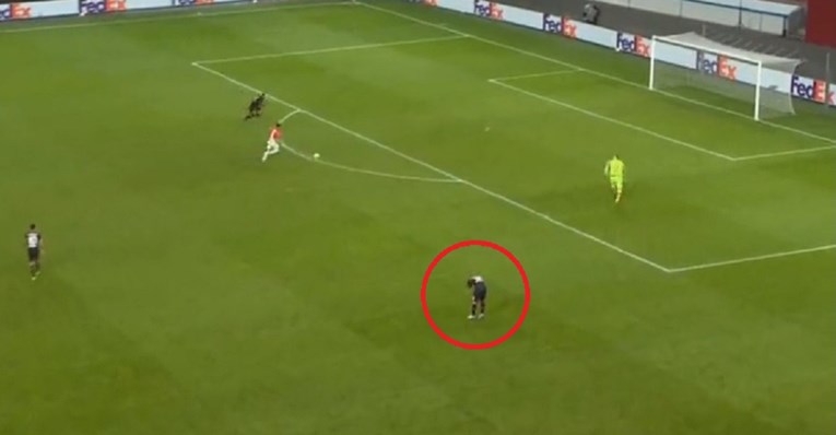 Pogledajte nevjerojatni kiks Jedvaja. Branič Hrvatske poklonio suparniku gol
