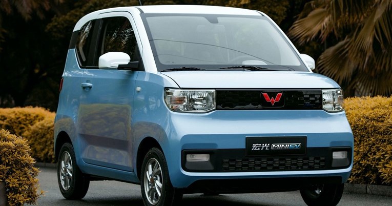 Električni automobilčić se u Kini prodaje dvostruko bolje od Tesle, evo i zašto