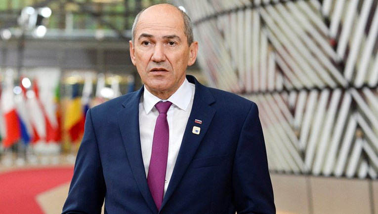 Janša: Vladu pokušavaju srušiti kriminalnim pritiscima, no nemaju mnogo izgleda