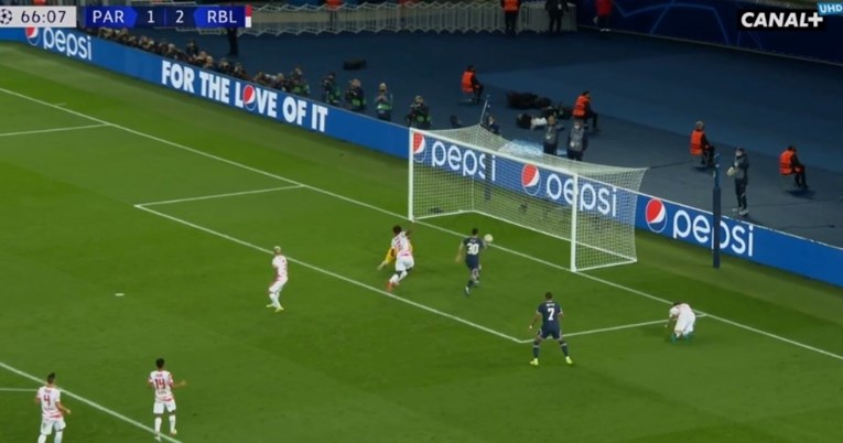Leipzig je vodio u Parizu, a onda se Messi probudio. Drugi gol zabio je panenkom