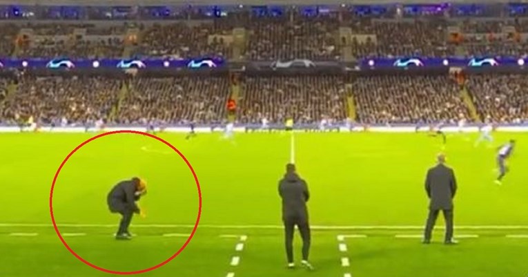 Guardiola se uhvatio za glavu i kleknuo na travu. Znao je što slijedi