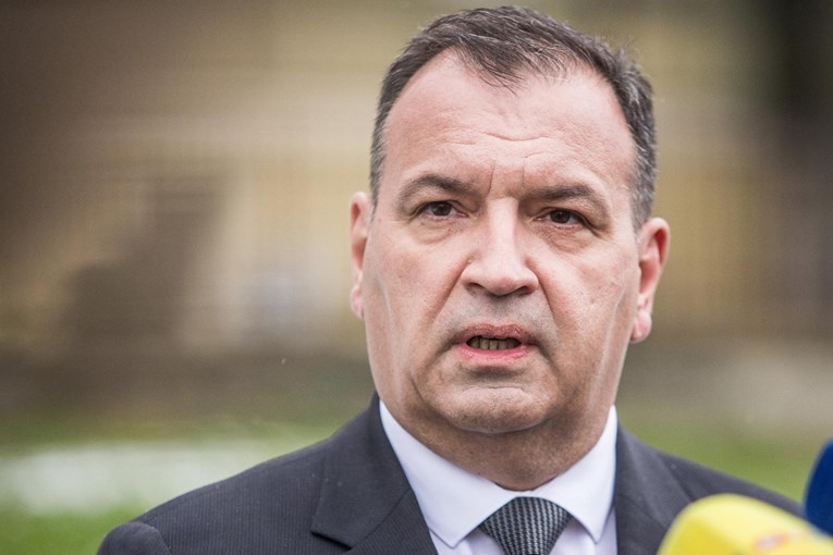 Beroš: Virus ne bira, ulazi nam u zdravstveni sustav