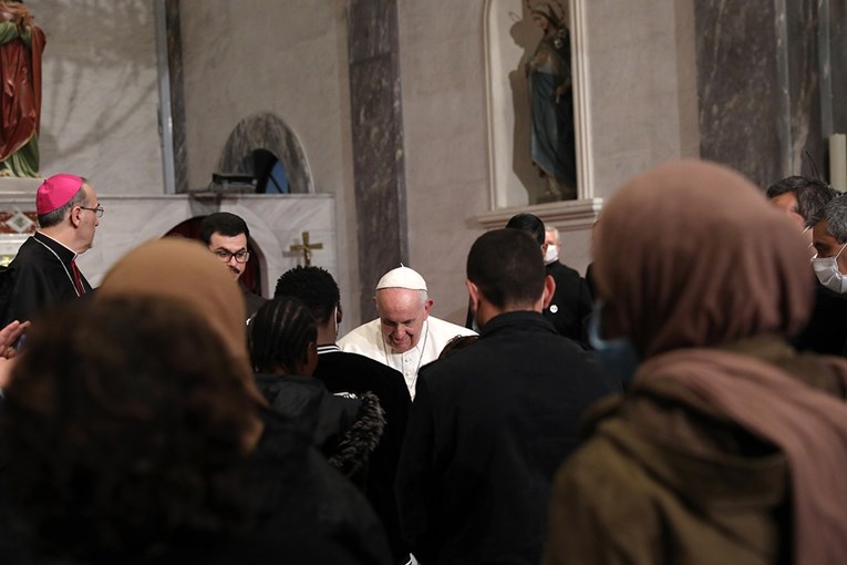 Papa na Cipru: Otvorite oči pred ropstvom i mučenjem