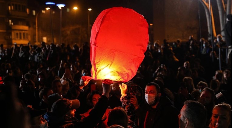 FOTO Pogledajte kako su se tisuće Novosađana posljednji put oprostile od svog Đoleta